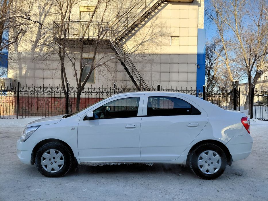 Продам новую машину пробег 8000