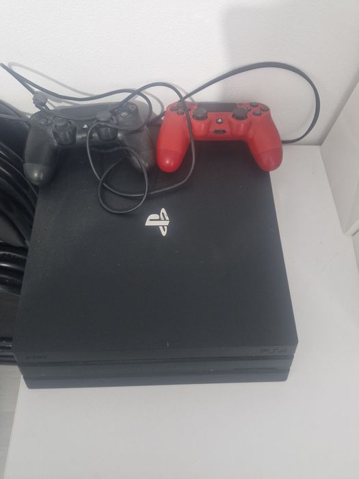 Ps 4 ! Folosit foarte putin , se vinde cu cd urile din imagine