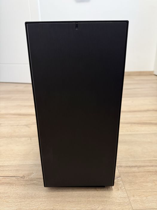 Carcasa Fractal Design