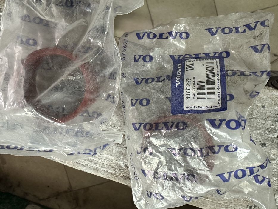Volvo D5 185hp P2 P3 XC60 S60 V70 S80 XC70/90 раздатка халогени  abs реил  вакум помпа,турбопътища