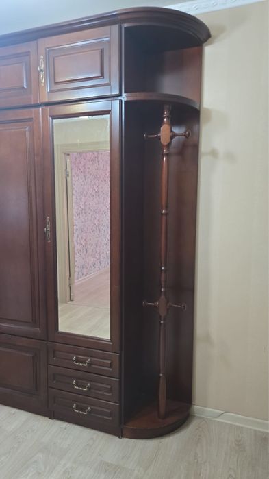 Продам шкаф дубовый