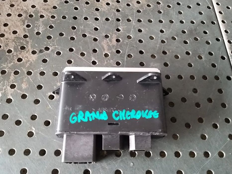Port usb sd jeep grand cherokee 4 wk wk2 68141322aa
