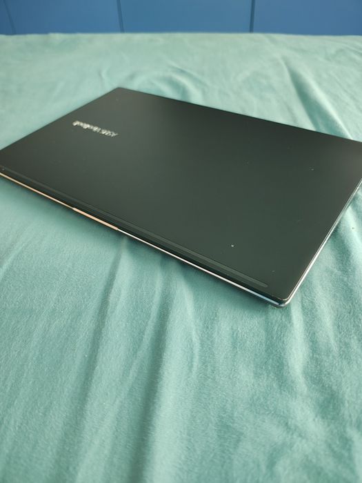 Asus vivobook S14