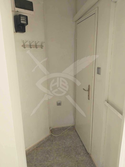 Дава се под наем Офис в Варна, Център - 17 кв.м за 225 € - Снимка #2