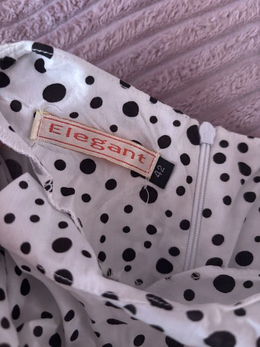 Продаю платье в горошек