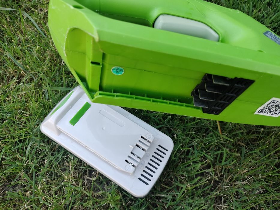 Trimmer greenworks