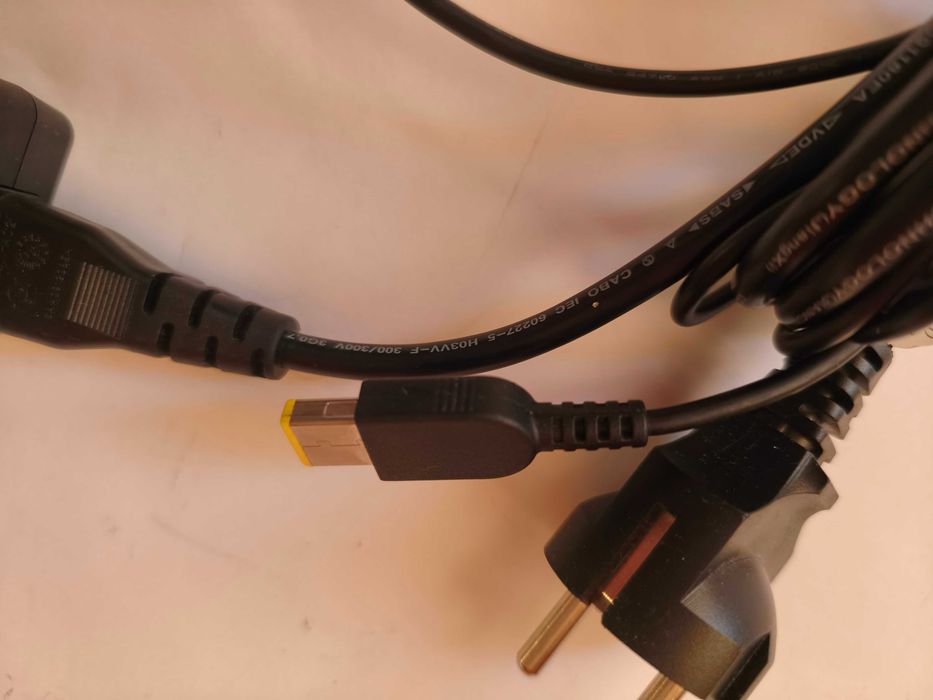 Оригинално зарядно за лаптоп lenovo 65w вата