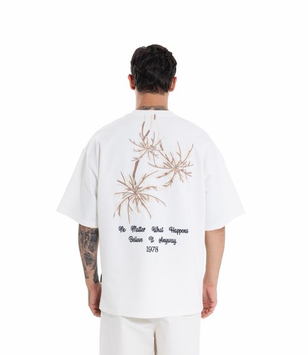 Страхотни тениски , овърсайз,  унисекс 
INFINGTER 
Най-висок клас материя и
изработка
Размери  S M L XL 2XL 
Всеки един артикул разполага с QRкод за
п