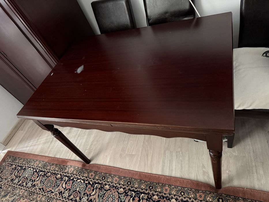 Mobilă living lemn masiv + masă extensibilă + 6 scaune – stare foarte bună