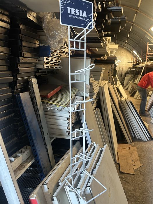 Стелаж малък за каса