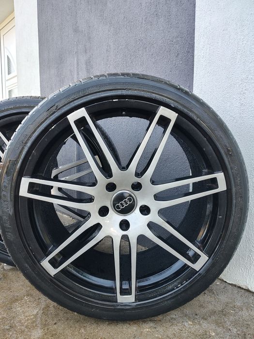 Размери:285/35R22 Джанти 22цола с летни гуми.