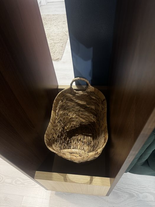 Vand dulap din lemn, stare impecabila