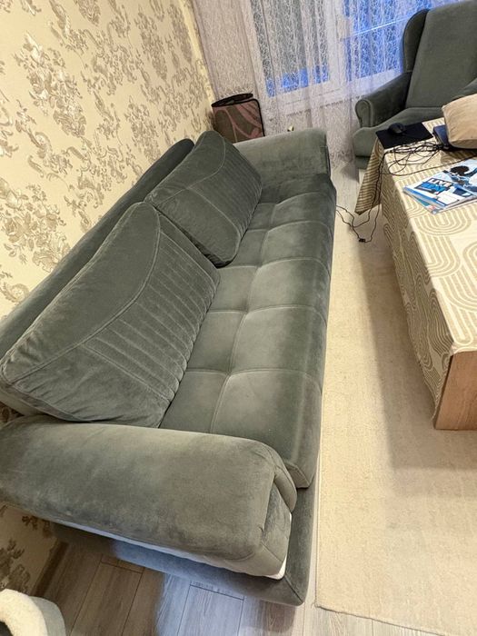 Диван и 2 фотьойла