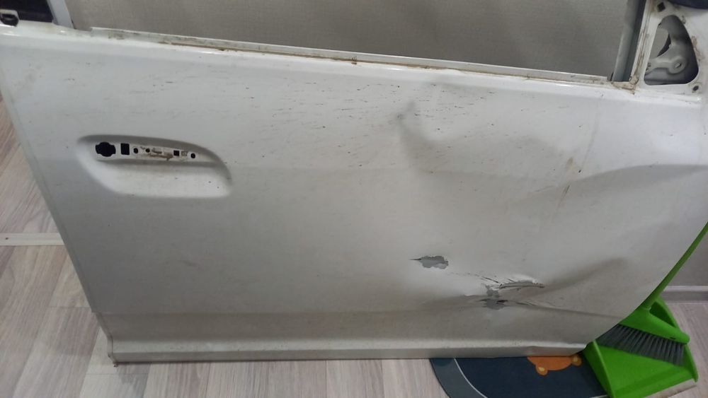 Продаётся дверь Ravon R4 (Кобальт)