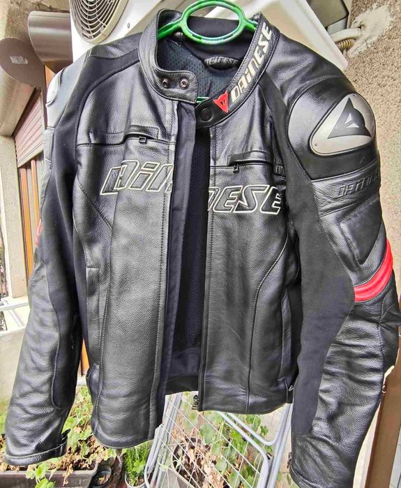 Яке Dainese 52номер