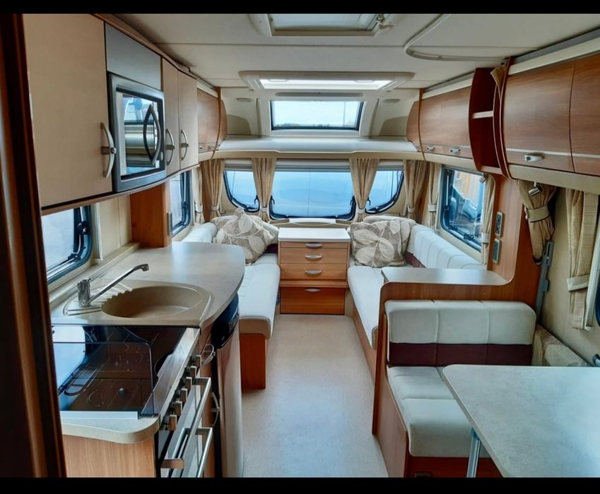 Каравана Swift Conqueror 530  2012 година