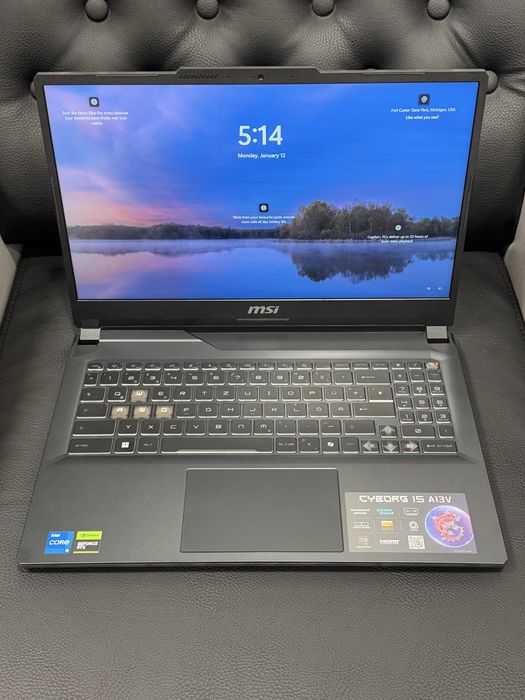 Продавам нов лаптоп MSI Cyborg 15 A13V