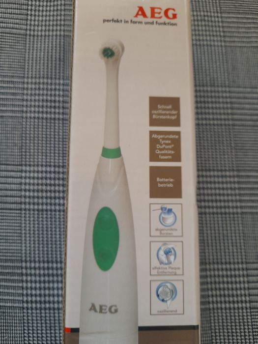 Електрическа четка за зъби AEG
