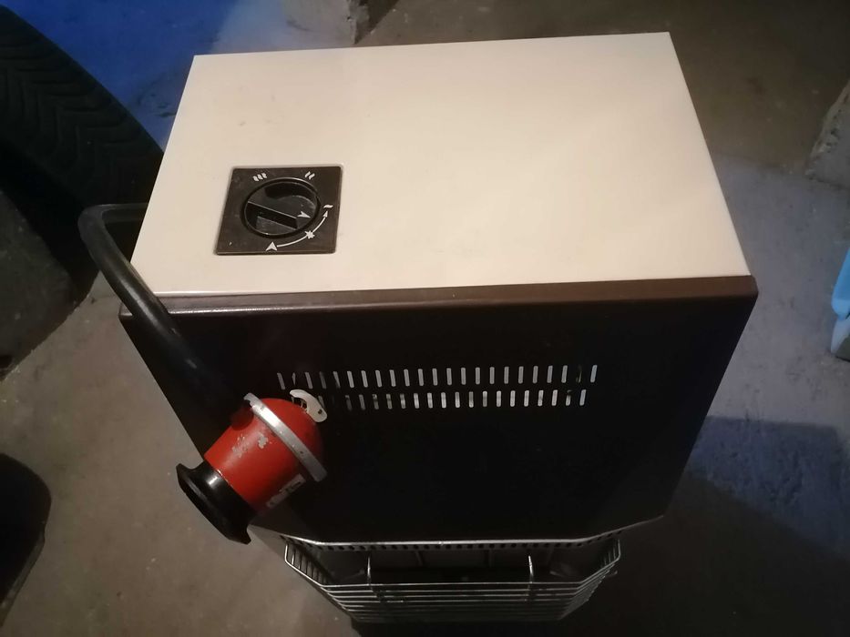 Продавам газова. Печка отоплителна печка