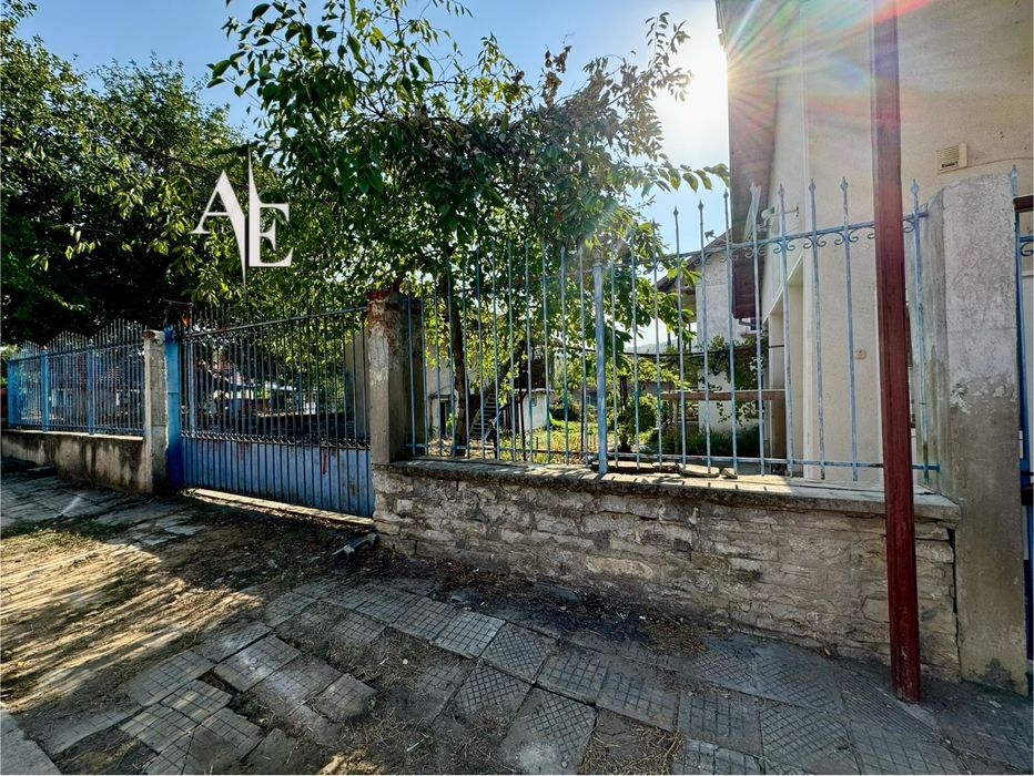 Продава се Къща в Угърчин - 269 кв.м за 181 €/кв.м - Снимка #20