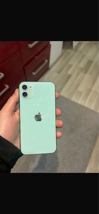 Vand iphone 11 ca nou 10/10   64 gb