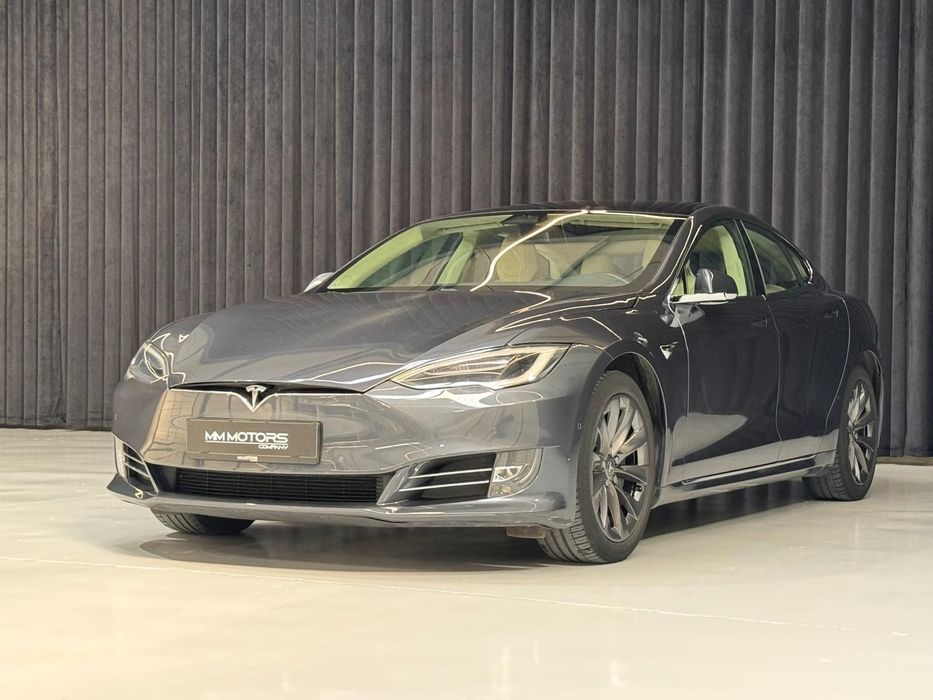 Tesla Model S Tesla. Model S 75D