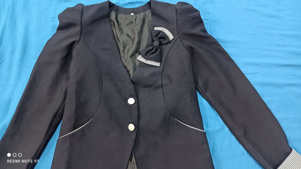 Костюм черного цвета