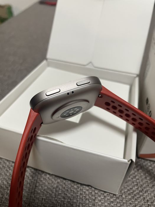 Смарт часовник Amazfit Bip 6 - нов!
