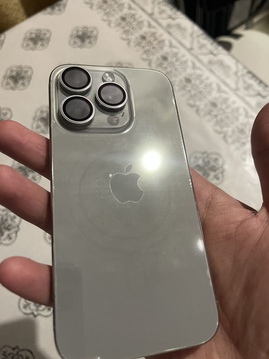 Продам IPhone 15pro(128g)