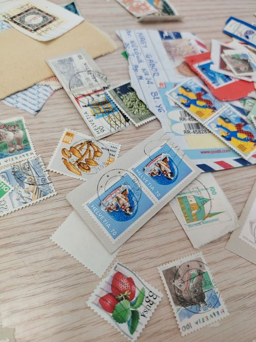Lot masiv de timbre postale