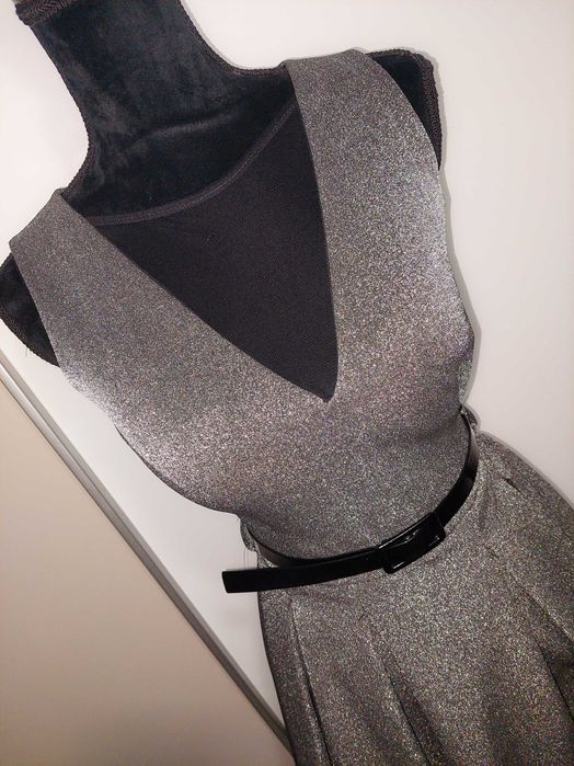 Rochie strălucitoare lurex, in clos cu decolteu in V