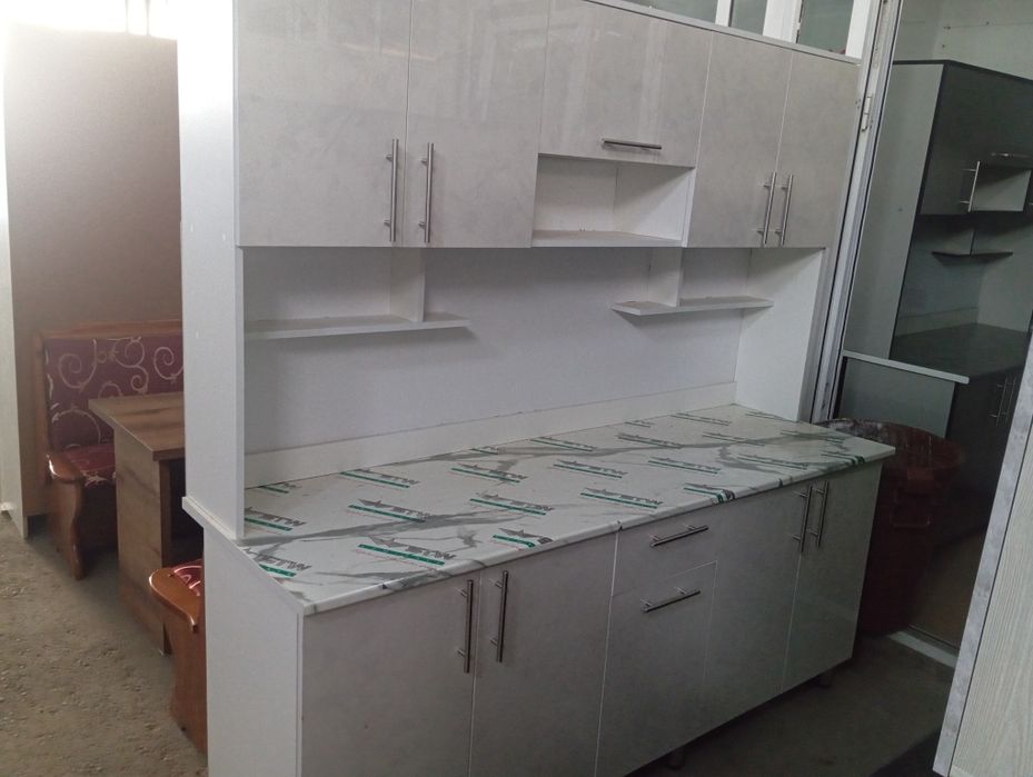 Кухня мебель сотилади