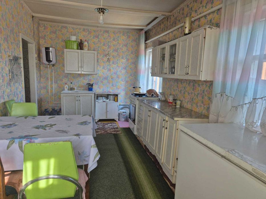 Продам 3 ком. дом мкр Береке