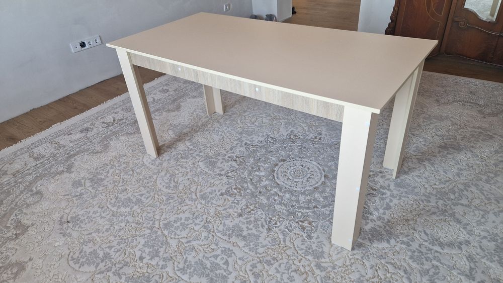 Жаңадан жасалынған үстел сатылады