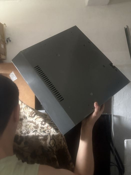 Продам вытяжку кухонную