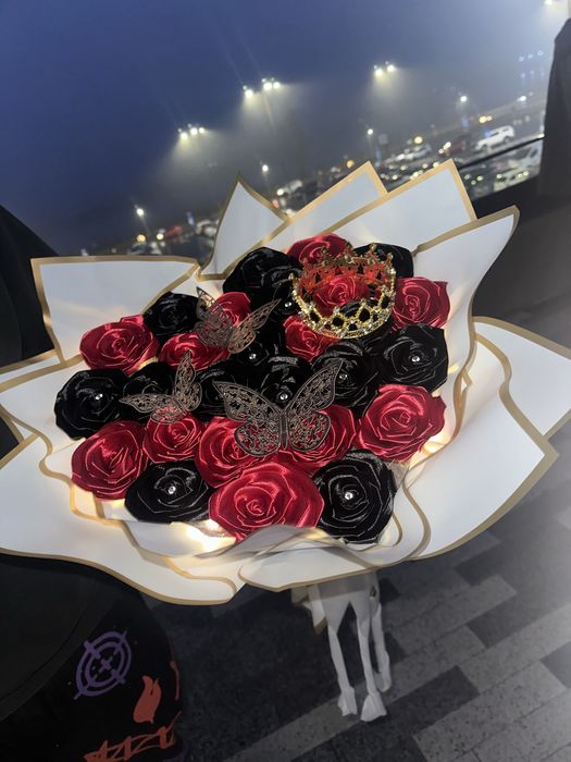 Buchet de trandafiri din satin