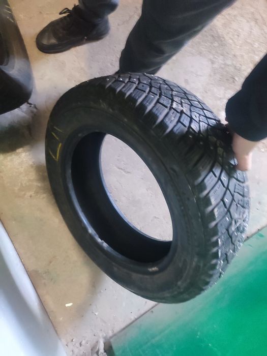 Шины зимние  в нормальном состоянии