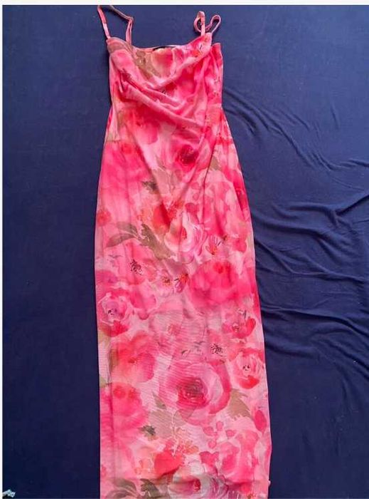 Нова елегантна розова рокля