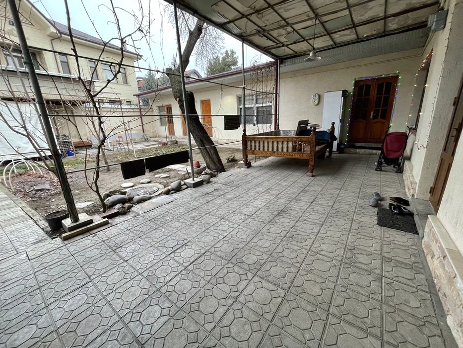 Риелторам или маклерам можно и застройшикам участок 3 сот.На Карасу 6