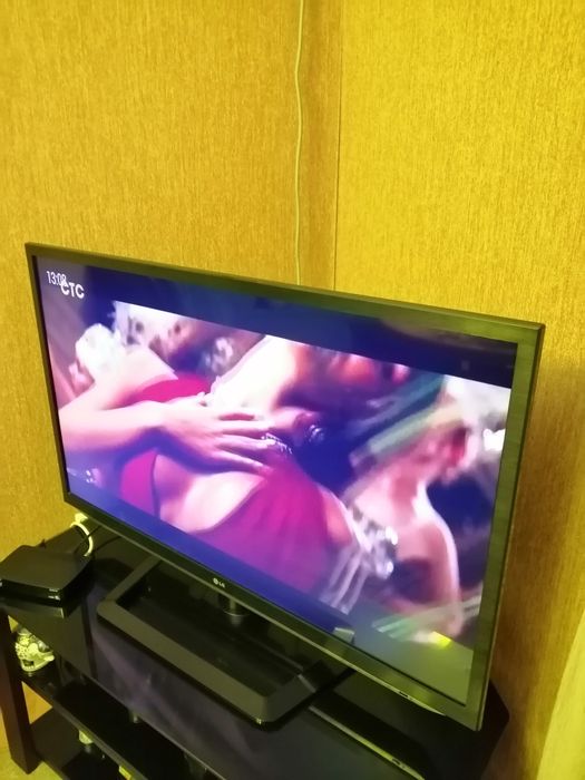 Телевизор LG продам.