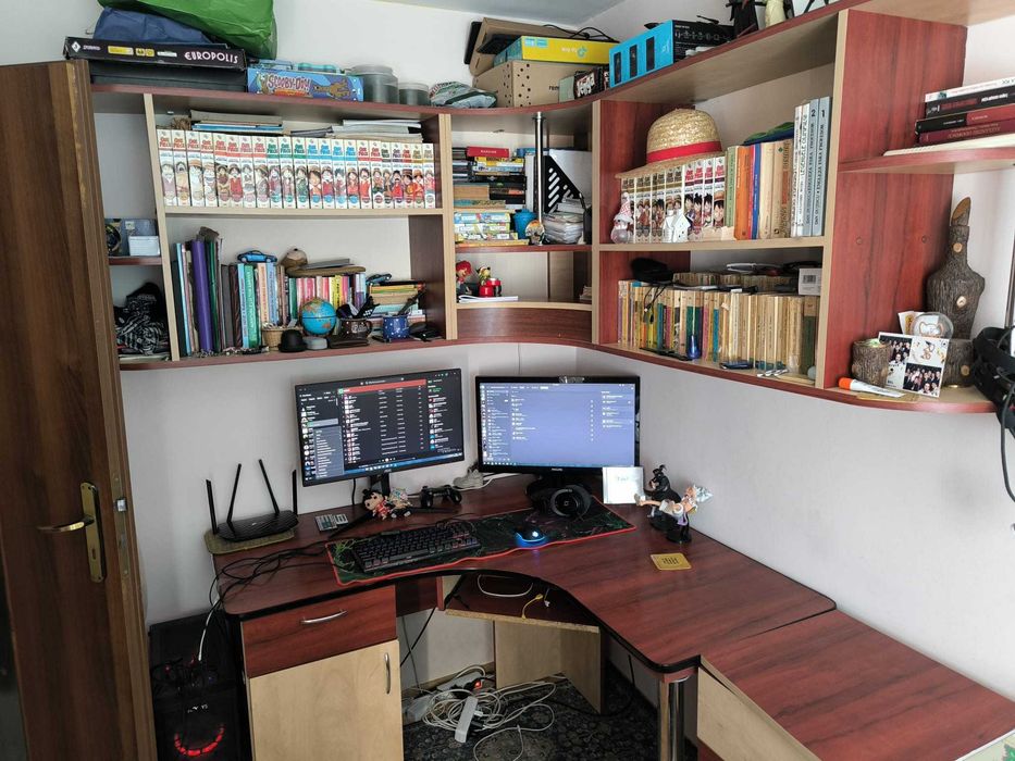 Birou pe colt +biblioteca