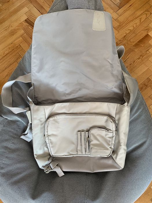 Dicota - голяма сива чанта за лаптоп с флорални мотиви