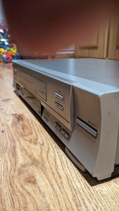 Video Casette Recorder Toshiba model V-721EG
