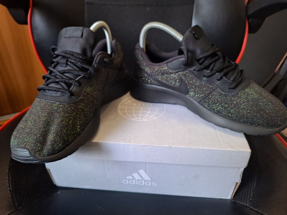 Nike Tanjun GS ca noi