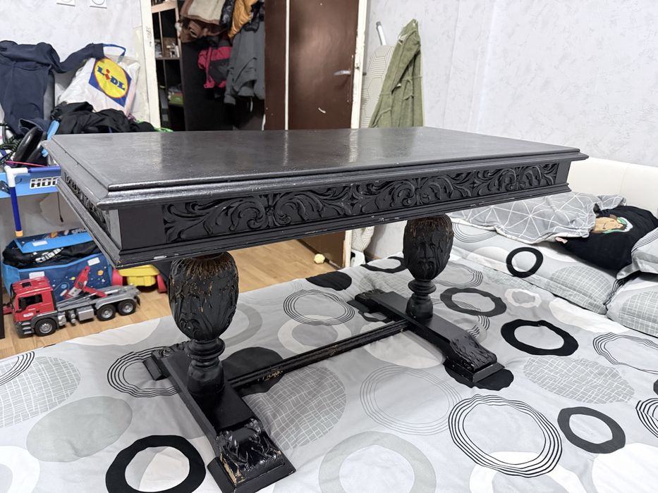 Холна маса дърворезба