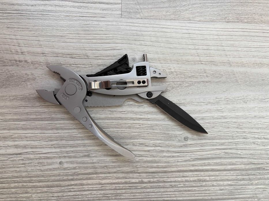 Unealta multifunctionala EDC - 4 in 1
