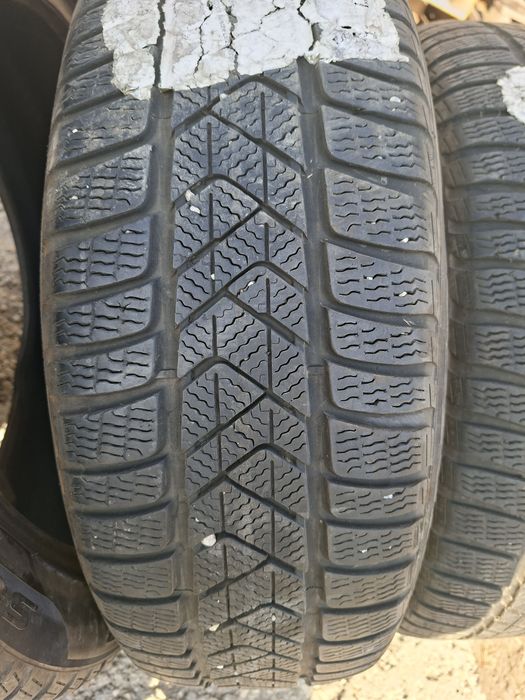 Продам шины 215/50/18 пирелли