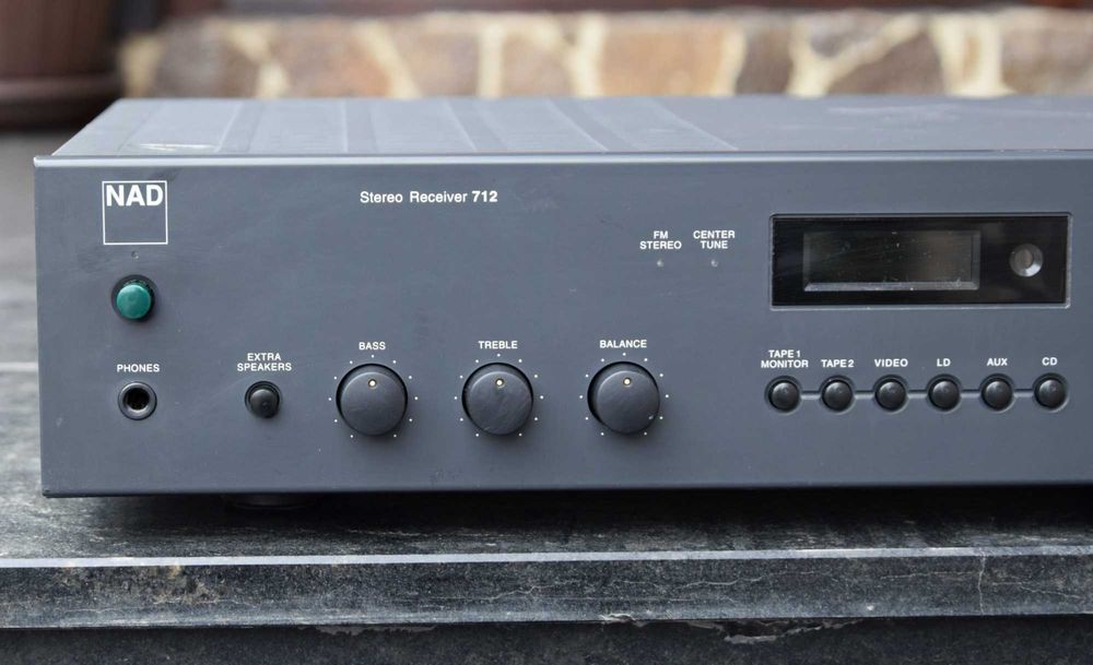 Amplificator NAD 712, amplituner