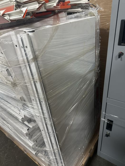 Обурудване и стока от супермаркет