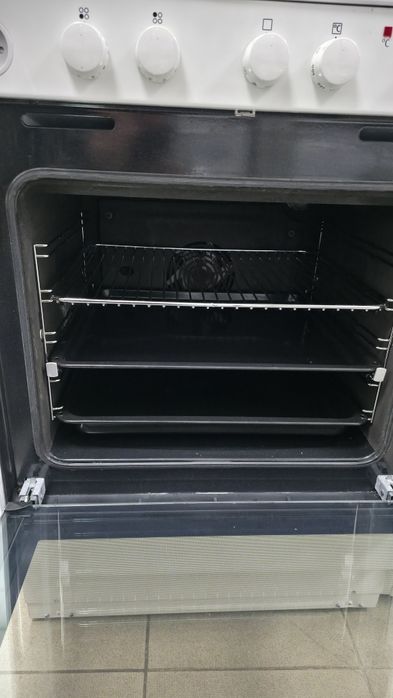 Печка с керамичени котлони Voss-Electrolux 74L